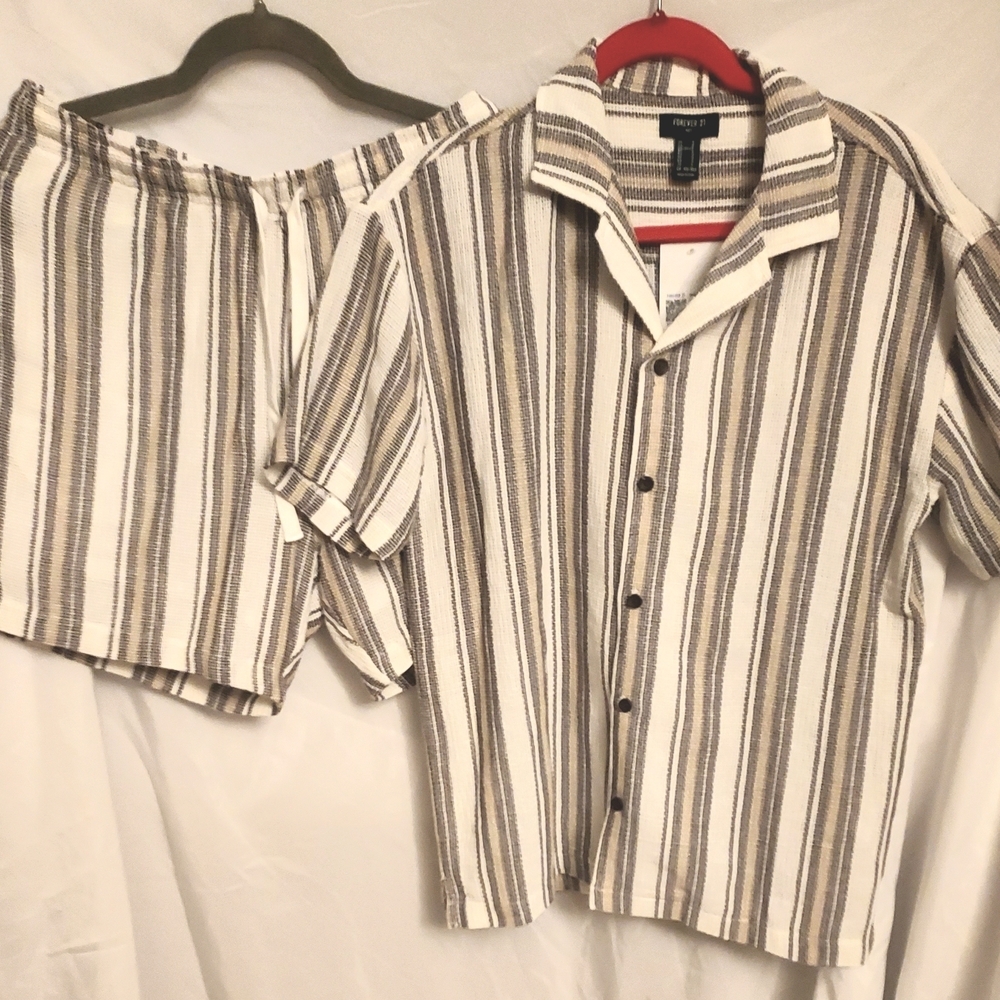 MENS FOREVER 21 Beige and White Striped 2 PC Set - NWT